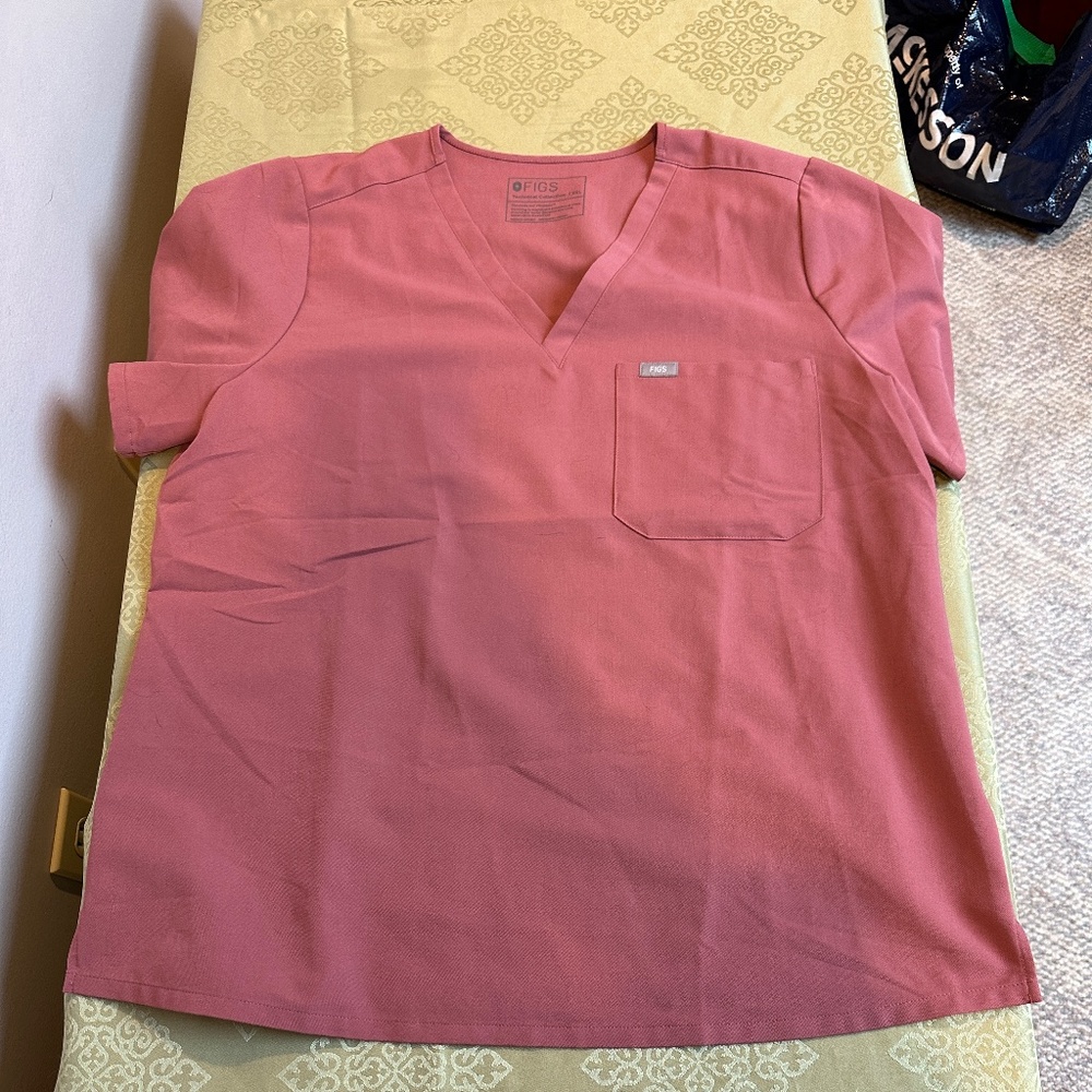 Figs Scrub Top